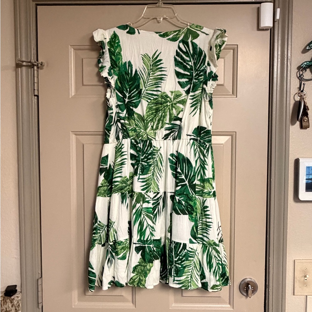 En Créme Women’s Size Large Tropical Green Leaf V-Neck Button-Front Dress - Picture 2 of 13